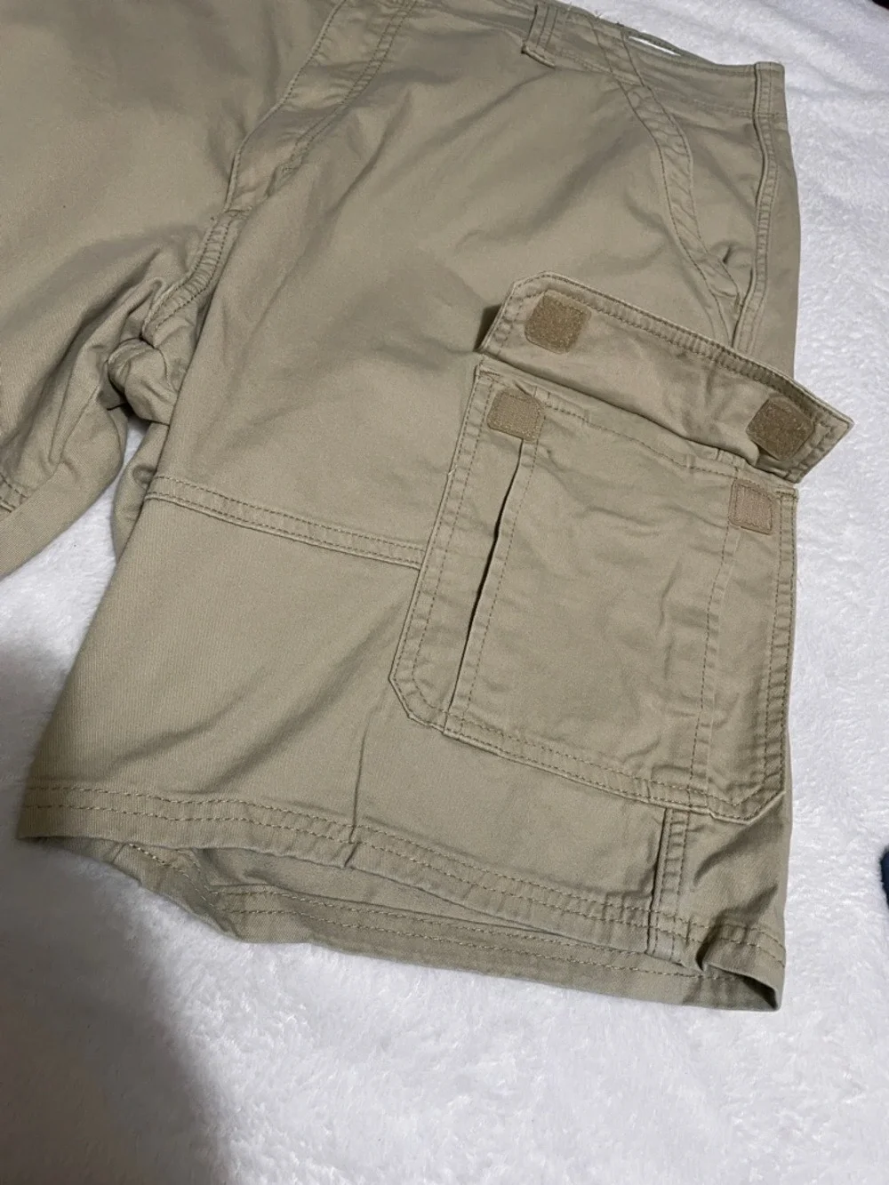 Wrangler Men's Stretch Cargo Shorts in Khaki Sz 40